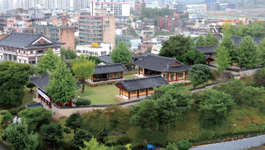 Ulsanhyanggyo Local Confucian School(Tangible Cultural Heritage No. 7)