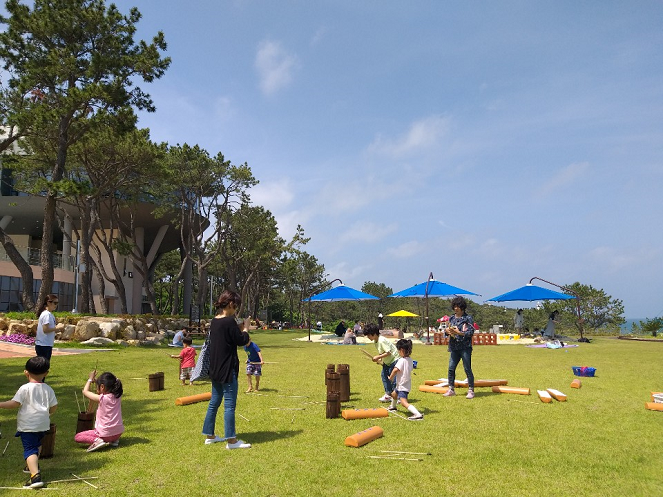 울산 시립 어린이테마파크 아이들 노는 장면