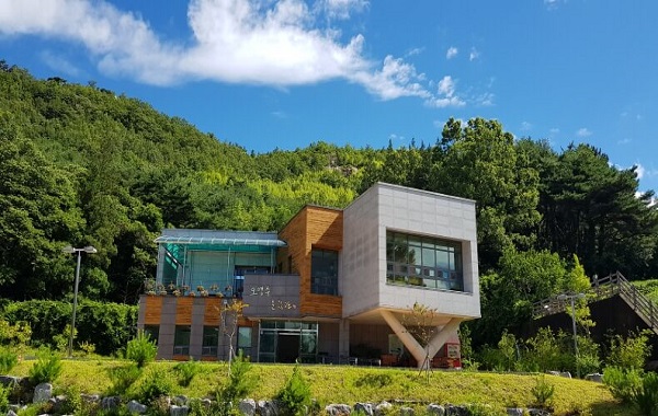 오영수문학관 - 외부전경